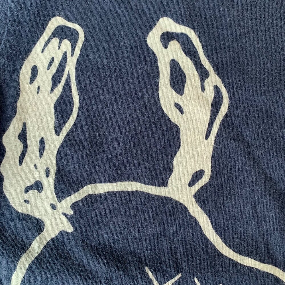 KAWS X UNIQLO Snoopy T-Shirt Boys 5-6 Peanuts Tee Top Dark Blue Boy HTF Rare - Picture 4 of 7